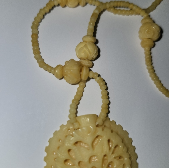 Vintage Carved Bone Necklace - Picture 2 of 4